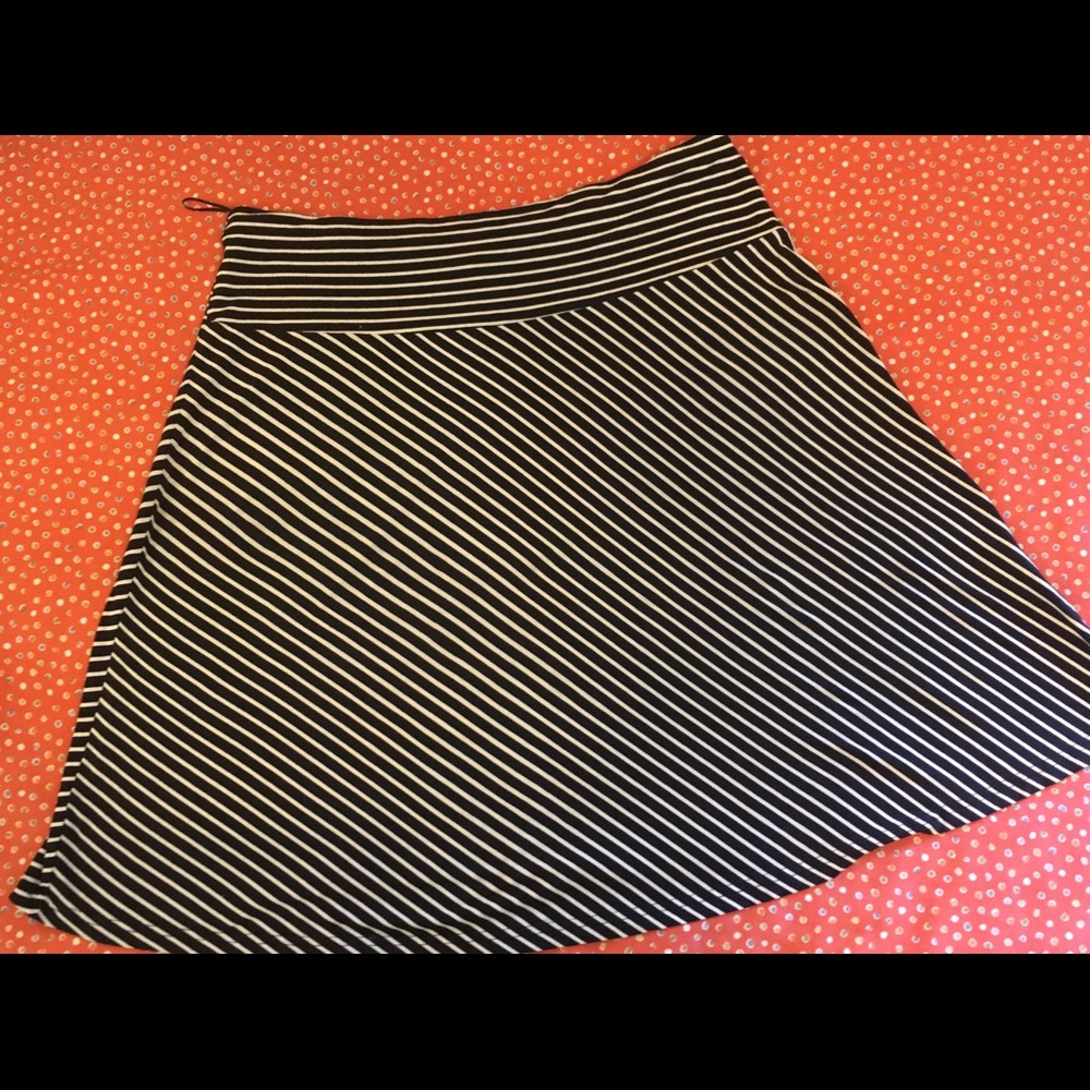 Stretchy, comfy, cute skirt